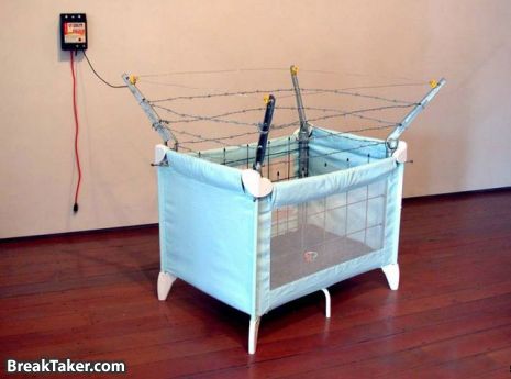 Secure baby cot